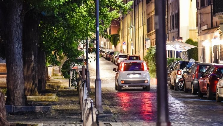 how to stay safe at night time or when travelling