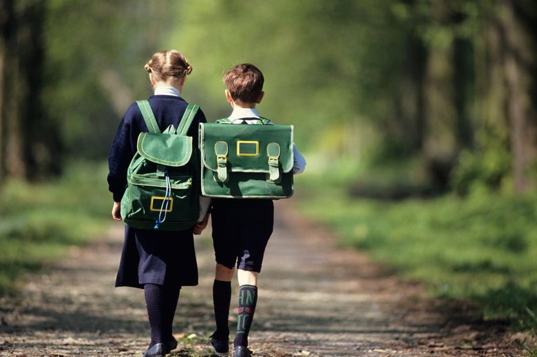 walking home from school safety tips uk